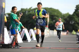 BIB: 0344
                            <button type="button" onclick="openModal(5100643)" class="btn btn-primary btn-sm float-right btn-popup" data-toggle="modal" data-target=".modal-high-quality">
                        <i class="fas fa-shopping-cart"></i> Add to Cart
                    </button>
                                            <button type="button" onclick="isThisMe(5100643, true)" class="btn btn-success btn-sm float-right btn-popup btn-isme hidden" data-toggle="tooltip" data-placement="bottom" title="นี่คือรูปของคุณใช่ไหม คลิกที่นี่เพื่อเอาเข้าอัลบั้ม">
                        <i class="fas fa-plus"></i> Add to album
                    </button>
                    <button type="button" onclick="isThisMe(5100643, false)" class="btn btn-warning btn-sm float-right btn-popup btn-isnotme hidden">
                        <i class="fas fa-ban"></i> Remove from album
                    </button>