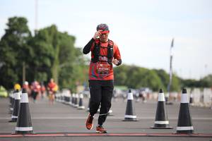 BIB: 0199
                            <button type="button" onclick="openModal(5109572)" class="btn btn-primary btn-sm float-right btn-popup" data-toggle="modal" data-target=".modal-high-quality">
                        <i class="fas fa-shopping-cart"></i> Add to Cart
                    </button>
                                            <button type="button" onclick="isThisMe(5109572, true)" class="btn btn-success btn-sm float-right btn-popup btn-isme hidden" data-toggle="tooltip" data-placement="bottom" title="นี่คือรูปของคุณใช่ไหม คลิกที่นี่เพื่อเอาเข้าอัลบั้ม">
                        <i class="fas fa-plus"></i> Add to album
                    </button>
                    <button type="button" onclick="isThisMe(5109572, false)" class="btn btn-warning btn-sm float-right btn-popup btn-isnotme hidden">
                        <i class="fas fa-ban"></i> Remove from album
                    </button>