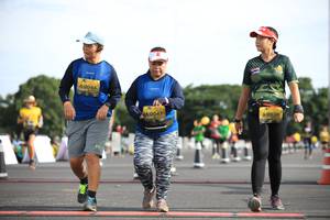 BIB: 0044, 043, 0038
                            <button type="button" onclick="openModal(5087811)" class="btn btn-primary btn-sm float-right btn-popup" data-toggle="modal" data-target=".modal-high-quality">
                        <i class="fas fa-shopping-cart"></i> Add to Cart
                    </button>
                                            <button type="button" onclick="isThisMe(5087811, true)" class="btn btn-success btn-sm float-right btn-popup btn-isme hidden" data-toggle="tooltip" data-placement="bottom" title="นี่คือรูปของคุณใช่ไหม คลิกที่นี่เพื่อเอาเข้าอัลบั้ม">
                        <i class="fas fa-plus"></i> Add to album
                    </button>
                    <button type="button" onclick="isThisMe(5087811, false)" class="btn btn-warning btn-sm float-right btn-popup btn-isnotme hidden">
                        <i class="fas fa-ban"></i> Remove from album
                    </button>