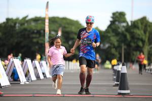 BIB: 0143
                            <button type="button" onclick="openModal(5125936)" class="btn btn-primary btn-sm float-right btn-popup" data-toggle="modal" data-target=".modal-high-quality">
                        <i class="fas fa-shopping-cart"></i> Add to Cart
                    </button>
                                            <button type="button" onclick="isThisMe(5125936, true)" class="btn btn-success btn-sm float-right btn-popup btn-isme hidden" data-toggle="tooltip" data-placement="bottom" title="นี่คือรูปของคุณใช่ไหม คลิกที่นี่เพื่อเอาเข้าอัลบั้ม">
                        <i class="fas fa-plus"></i> Add to album
                    </button>
                    <button type="button" onclick="isThisMe(5125936, false)" class="btn btn-warning btn-sm float-right btn-popup btn-isnotme hidden">
                        <i class="fas fa-ban"></i> Remove from album
                    </button>