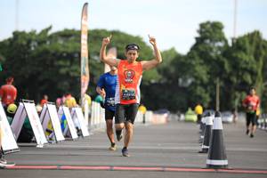 BIB: 0212
                            <button type="button" onclick="openModal(5104124)" class="btn btn-primary btn-sm float-right btn-popup" data-toggle="modal" data-target=".modal-high-quality">
                        <i class="fas fa-shopping-cart"></i> Add to Cart
                    </button>
                                            <button type="button" onclick="isThisMe(5104124, true)" class="btn btn-success btn-sm float-right btn-popup btn-isme hidden" data-toggle="tooltip" data-placement="bottom" title="นี่คือรูปของคุณใช่ไหม คลิกที่นี่เพื่อเอาเข้าอัลบั้ม">
                        <i class="fas fa-plus"></i> Add to album
                    </button>
                    <button type="button" onclick="isThisMe(5104124, false)" class="btn btn-warning btn-sm float-right btn-popup btn-isnotme hidden">
                        <i class="fas fa-ban"></i> Remove from album
                    </button>