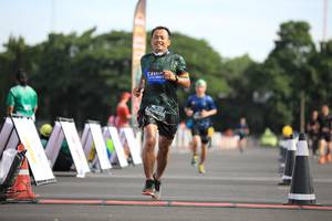 BIB: 570
                            <button type="button" onclick="openModal(5106100)" class="btn btn-primary btn-sm float-right btn-popup" data-toggle="modal" data-target=".modal-high-quality">
                        <i class="fas fa-shopping-cart"></i> Add to Cart
                    </button>
                                            <button type="button" onclick="isThisMe(5106100, true)" class="btn btn-success btn-sm float-right btn-popup btn-isme hidden" data-toggle="tooltip" data-placement="bottom" title="นี่คือรูปของคุณใช่ไหม คลิกที่นี่เพื่อเอาเข้าอัลบั้ม">
                        <i class="fas fa-plus"></i> Add to album
                    </button>
                    <button type="button" onclick="isThisMe(5106100, false)" class="btn btn-warning btn-sm float-right btn-popup btn-isnotme hidden">
                        <i class="fas fa-ban"></i> Remove from album
                    </button>