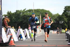 BIB: 1001
                            <button type="button" onclick="openModal(5127551)" class="btn btn-primary btn-sm float-right btn-popup" data-toggle="modal" data-target=".modal-high-quality">
                        <i class="fas fa-shopping-cart"></i> Add to Cart
                    </button>
                                            <button type="button" onclick="isThisMe(5127551, true)" class="btn btn-success btn-sm float-right btn-popup btn-isme hidden" data-toggle="tooltip" data-placement="bottom" title="นี่คือรูปของคุณใช่ไหม คลิกที่นี่เพื่อเอาเข้าอัลบั้ม">
                        <i class="fas fa-plus"></i> Add to album
                    </button>
                    <button type="button" onclick="isThisMe(5127551, false)" class="btn btn-warning btn-sm float-right btn-popup btn-isnotme hidden">
                        <i class="fas fa-ban"></i> Remove from album
                    </button>