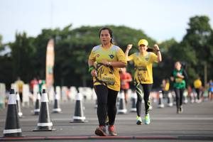 BIB: 0293
                            <button type="button" onclick="openModal(4971787)" class="btn btn-primary btn-sm float-right btn-popup" data-toggle="modal" data-target=".modal-high-quality">
                        <i class="fas fa-shopping-cart"></i> Add to Cart
                    </button>
                                            <button type="button" onclick="isThisMe(4971787, true)" class="btn btn-success btn-sm float-right btn-popup btn-isme hidden" data-toggle="tooltip" data-placement="bottom" title="นี่คือรูปของคุณใช่ไหม คลิกที่นี่เพื่อเอาเข้าอัลบั้ม">
                        <i class="fas fa-plus"></i> Add to album
                    </button>
                    <button type="button" onclick="isThisMe(4971787, false)" class="btn btn-warning btn-sm float-right btn-popup btn-isnotme hidden">
                        <i class="fas fa-ban"></i> Remove from album
                    </button>