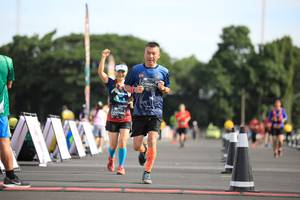 BIB: 690
                            <button type="button" onclick="openModal(5102740)" class="btn btn-primary btn-sm float-right btn-popup" data-toggle="modal" data-target=".modal-high-quality">
                        <i class="fas fa-shopping-cart"></i> Add to Cart
                    </button>
                                            <button type="button" onclick="isThisMe(5102740, true)" class="btn btn-success btn-sm float-right btn-popup btn-isme hidden" data-toggle="tooltip" data-placement="bottom" title="นี่คือรูปของคุณใช่ไหม คลิกที่นี่เพื่อเอาเข้าอัลบั้ม">
                        <i class="fas fa-plus"></i> Add to album
                    </button>
                    <button type="button" onclick="isThisMe(5102740, false)" class="btn btn-warning btn-sm float-right btn-popup btn-isnotme hidden">
                        <i class="fas fa-ban"></i> Remove from album
                    </button>