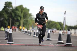 BIB: 00291
                            <button type="button" onclick="openModal(5123094)" class="btn btn-primary btn-sm float-right btn-popup" data-toggle="modal" data-target=".modal-high-quality">
                        <i class="fas fa-shopping-cart"></i> Add to Cart
                    </button>
                                            <button type="button" onclick="isThisMe(5123094, true)" class="btn btn-success btn-sm float-right btn-popup btn-isme hidden" data-toggle="tooltip" data-placement="bottom" title="นี่คือรูปของคุณใช่ไหม คลิกที่นี่เพื่อเอาเข้าอัลบั้ม">
                        <i class="fas fa-plus"></i> Add to album
                    </button>
                    <button type="button" onclick="isThisMe(5123094, false)" class="btn btn-warning btn-sm float-right btn-popup btn-isnotme hidden">
                        <i class="fas fa-ban"></i> Remove from album
                    </button>