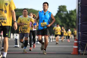 BIB: 1013, 609, 0610
                            <button type="button" onclick="openModal(4953467)" class="btn btn-primary btn-sm float-right btn-popup" data-toggle="modal" data-target=".modal-high-quality">
                        <i class="fas fa-shopping-cart"></i> Add to Cart
                    </button>
                                            <button type="button" onclick="isThisMe(4953467, true)" class="btn btn-success btn-sm float-right btn-popup btn-isme hidden" data-toggle="tooltip" data-placement="bottom" title="นี่คือรูปของคุณใช่ไหม คลิกที่นี่เพื่อเอาเข้าอัลบั้ม">
                        <i class="fas fa-plus"></i> Add to album
                    </button>
                    <button type="button" onclick="isThisMe(4953467, false)" class="btn btn-warning btn-sm float-right btn-popup btn-isnotme hidden">
                        <i class="fas fa-ban"></i> Remove from album
                    </button>