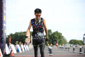 BIB: 10264
                            <button type="button" onclick="openModal(5126083)" class="btn btn-primary btn-sm float-right btn-popup" data-toggle="modal" data-target=".modal-high-quality">
                        <i class="fas fa-shopping-cart"></i> Add to Cart
                    </button>
                                            <button type="button" onclick="isThisMe(5126083, true)" class="btn btn-success btn-sm float-right btn-popup btn-isme hidden" data-toggle="tooltip" data-placement="bottom" title="นี่คือรูปของคุณใช่ไหม คลิกที่นี่เพื่อเอาเข้าอัลบั้ม">
                        <i class="fas fa-plus"></i> Add to album
                    </button>
                    <button type="button" onclick="isThisMe(5126083, false)" class="btn btn-warning btn-sm float-right btn-popup btn-isnotme hidden">
                        <i class="fas fa-ban"></i> Remove from album
                    </button>