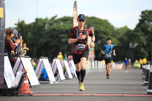 BIB: 0061
                            <button type="button" onclick="openModal(5126516)" class="btn btn-primary btn-sm float-right btn-popup" data-toggle="modal" data-target=".modal-high-quality">
                        <i class="fas fa-shopping-cart"></i> Add to Cart
                    </button>
                                            <button type="button" onclick="isThisMe(5126516, true)" class="btn btn-success btn-sm float-right btn-popup btn-isme hidden" data-toggle="tooltip" data-placement="bottom" title="นี่คือรูปของคุณใช่ไหม คลิกที่นี่เพื่อเอาเข้าอัลบั้ม">
                        <i class="fas fa-plus"></i> Add to album
                    </button>
                    <button type="button" onclick="isThisMe(5126516, false)" class="btn btn-warning btn-sm float-right btn-popup btn-isnotme hidden">
                        <i class="fas fa-ban"></i> Remove from album
                    </button>