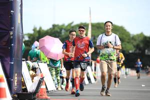 BIB: 61017
                            <button type="button" onclick="openModal(5136990)" class="btn btn-primary btn-sm float-right btn-popup" data-toggle="modal" data-target=".modal-high-quality">
                        <i class="fas fa-shopping-cart"></i> Add to Cart
                    </button>
                                            <button type="button" onclick="isThisMe(5136990, true)" class="btn btn-success btn-sm float-right btn-popup btn-isme hidden" data-toggle="tooltip" data-placement="bottom" title="นี่คือรูปของคุณใช่ไหม คลิกที่นี่เพื่อเอาเข้าอัลบั้ม">
                        <i class="fas fa-plus"></i> Add to album
                    </button>
                    <button type="button" onclick="isThisMe(5136990, false)" class="btn btn-warning btn-sm float-right btn-popup btn-isnotme hidden">
                        <i class="fas fa-ban"></i> Remove from album
                    </button>