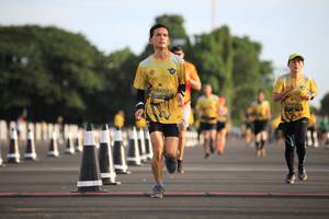 BIB: 0737
                            <button type="button" onclick="openModal(4949035)" class="btn btn-primary btn-sm float-right btn-popup" data-toggle="modal" data-target=".modal-high-quality">
                        <i class="fas fa-shopping-cart"></i> Add to Cart
                    </button>
                                            <button type="button" onclick="isThisMe(4949035, true)" class="btn btn-success btn-sm float-right btn-popup btn-isme hidden" data-toggle="tooltip" data-placement="bottom" title="นี่คือรูปของคุณใช่ไหม คลิกที่นี่เพื่อเอาเข้าอัลบั้ม">
                        <i class="fas fa-plus"></i> Add to album
                    </button>
                    <button type="button" onclick="isThisMe(4949035, false)" class="btn btn-warning btn-sm float-right btn-popup btn-isnotme hidden">
                        <i class="fas fa-ban"></i> Remove from album
                    </button>