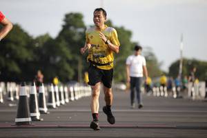 BIB: 618
                            <button type="button" onclick="openModal(4947390)" class="btn btn-primary btn-sm float-right btn-popup" data-toggle="modal" data-target=".modal-high-quality">
                        <i class="fas fa-shopping-cart"></i> Add to Cart
                    </button>
                                            <button type="button" onclick="isThisMe(4947390, true)" class="btn btn-success btn-sm float-right btn-popup btn-isme hidden" data-toggle="tooltip" data-placement="bottom" title="นี่คือรูปของคุณใช่ไหม คลิกที่นี่เพื่อเอาเข้าอัลบั้ม">
                        <i class="fas fa-plus"></i> Add to album
                    </button>
                    <button type="button" onclick="isThisMe(4947390, false)" class="btn btn-warning btn-sm float-right btn-popup btn-isnotme hidden">
                        <i class="fas fa-ban"></i> Remove from album
                    </button>