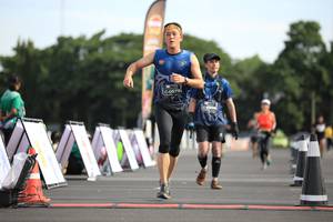 BIB: 579
                            <button type="button" onclick="openModal(5120573)" class="btn btn-primary btn-sm float-right btn-popup" data-toggle="modal" data-target=".modal-high-quality">
                        <i class="fas fa-shopping-cart"></i> Add to Cart
                    </button>
                                            <button type="button" onclick="isThisMe(5120573, true)" class="btn btn-success btn-sm float-right btn-popup btn-isme hidden" data-toggle="tooltip" data-placement="bottom" title="นี่คือรูปของคุณใช่ไหม คลิกที่นี่เพื่อเอาเข้าอัลบั้ม">
                        <i class="fas fa-plus"></i> Add to album
                    </button>
                    <button type="button" onclick="isThisMe(5120573, false)" class="btn btn-warning btn-sm float-right btn-popup btn-isnotme hidden">
                        <i class="fas fa-ban"></i> Remove from album
                    </button>