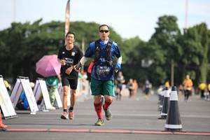 BIB: 03421
                            <button type="button" onclick="openModal(5128588)" class="btn btn-primary btn-sm float-right btn-popup" data-toggle="modal" data-target=".modal-high-quality">
                        <i class="fas fa-shopping-cart"></i> Add to Cart
                    </button>
                                            <button type="button" onclick="isThisMe(5128588, true)" class="btn btn-success btn-sm float-right btn-popup btn-isme hidden" data-toggle="tooltip" data-placement="bottom" title="นี่คือรูปของคุณใช่ไหม คลิกที่นี่เพื่อเอาเข้าอัลบั้ม">
                        <i class="fas fa-plus"></i> Add to album
                    </button>
                    <button type="button" onclick="isThisMe(5128588, false)" class="btn btn-warning btn-sm float-right btn-popup btn-isnotme hidden">
                        <i class="fas fa-ban"></i> Remove from album
                    </button>