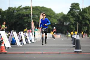 BIB: 136
                            <button type="button" onclick="openModal(5126731)" class="btn btn-primary btn-sm float-right btn-popup" data-toggle="modal" data-target=".modal-high-quality">
                        <i class="fas fa-shopping-cart"></i> Add to Cart
                    </button>
                                            <button type="button" onclick="isThisMe(5126731, true)" class="btn btn-success btn-sm float-right btn-popup btn-isme hidden" data-toggle="tooltip" data-placement="bottom" title="นี่คือรูปของคุณใช่ไหม คลิกที่นี่เพื่อเอาเข้าอัลบั้ม">
                        <i class="fas fa-plus"></i> Add to album
                    </button>
                    <button type="button" onclick="isThisMe(5126731, false)" class="btn btn-warning btn-sm float-right btn-popup btn-isnotme hidden">
                        <i class="fas fa-ban"></i> Remove from album
                    </button>