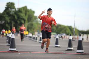 BIB: 0495
                            <button type="button" onclick="openModal(5126993)" class="btn btn-primary btn-sm float-right btn-popup" data-toggle="modal" data-target=".modal-high-quality">
                        <i class="fas fa-shopping-cart"></i> Add to Cart
                    </button>
                                            <button type="button" onclick="isThisMe(5126993, true)" class="btn btn-success btn-sm float-right btn-popup btn-isme hidden" data-toggle="tooltip" data-placement="bottom" title="นี่คือรูปของคุณใช่ไหม คลิกที่นี่เพื่อเอาเข้าอัลบั้ม">
                        <i class="fas fa-plus"></i> Add to album
                    </button>
                    <button type="button" onclick="isThisMe(5126993, false)" class="btn btn-warning btn-sm float-right btn-popup btn-isnotme hidden">
                        <i class="fas fa-ban"></i> Remove from album
                    </button>