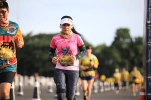 BIB: 045, 0402
                            <button type="button" onclick="openModal(4959941)" class="btn btn-primary btn-sm float-right btn-popup" data-toggle="modal" data-target=".modal-high-quality">
                        <i class="fas fa-shopping-cart"></i> Add to Cart
                    </button>
                                            <button type="button" onclick="isThisMe(4959941, true)" class="btn btn-success btn-sm float-right btn-popup btn-isme hidden" data-toggle="tooltip" data-placement="bottom" title="นี่คือรูปของคุณใช่ไหม คลิกที่นี่เพื่อเอาเข้าอัลบั้ม">
                        <i class="fas fa-plus"></i> Add to album
                    </button>
                    <button type="button" onclick="isThisMe(4959941, false)" class="btn btn-warning btn-sm float-right btn-popup btn-isnotme hidden">
                        <i class="fas fa-ban"></i> Remove from album
                    </button>