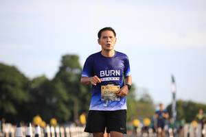 BIB: 0800
                            <button type="button" onclick="openModal(4948079)" class="btn btn-primary btn-sm float-right btn-popup" data-toggle="modal" data-target=".modal-high-quality">
                        <i class="fas fa-shopping-cart"></i> Add to Cart
                    </button>
                                            <button type="button" onclick="isThisMe(4948079, true)" class="btn btn-success btn-sm float-right btn-popup btn-isme hidden" data-toggle="tooltip" data-placement="bottom" title="นี่คือรูปของคุณใช่ไหม คลิกที่นี่เพื่อเอาเข้าอัลบั้ม">
                        <i class="fas fa-plus"></i> Add to album
                    </button>
                    <button type="button" onclick="isThisMe(4948079, false)" class="btn btn-warning btn-sm float-right btn-popup btn-isnotme hidden">
                        <i class="fas fa-ban"></i> Remove from album
                    </button>