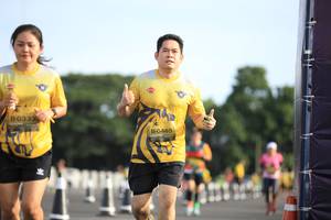 BIB: 0333, 0465
                            <button type="button" onclick="openModal(4959894)" class="btn btn-primary btn-sm float-right btn-popup" data-toggle="modal" data-target=".modal-high-quality">
                        <i class="fas fa-shopping-cart"></i> Add to Cart
                    </button>
                                            <button type="button" onclick="isThisMe(4959894, true)" class="btn btn-success btn-sm float-right btn-popup btn-isme hidden" data-toggle="tooltip" data-placement="bottom" title="นี่คือรูปของคุณใช่ไหม คลิกที่นี่เพื่อเอาเข้าอัลบั้ม">
                        <i class="fas fa-plus"></i> Add to album
                    </button>
                    <button type="button" onclick="isThisMe(4959894, false)" class="btn btn-warning btn-sm float-right btn-popup btn-isnotme hidden">
                        <i class="fas fa-ban"></i> Remove from album
                    </button>