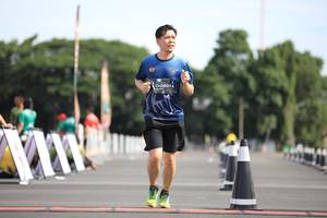 BIB: 0801
                            <button type="button" onclick="openModal(5136669)" class="btn btn-primary btn-sm float-right btn-popup" data-toggle="modal" data-target=".modal-high-quality">
                        <i class="fas fa-shopping-cart"></i> Add to Cart
                    </button>
                                            <button type="button" onclick="isThisMe(5136669, true)" class="btn btn-success btn-sm float-right btn-popup btn-isme hidden" data-toggle="tooltip" data-placement="bottom" title="นี่คือรูปของคุณใช่ไหม คลิกที่นี่เพื่อเอาเข้าอัลบั้ม">
                        <i class="fas fa-plus"></i> Add to album
                    </button>
                    <button type="button" onclick="isThisMe(5136669, false)" class="btn btn-warning btn-sm float-right btn-popup btn-isnotme hidden">
                        <i class="fas fa-ban"></i> Remove from album
                    </button>