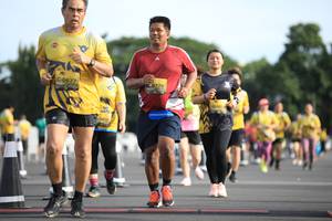 BIB: 0276, 0677
                            <button type="button" onclick="openModal(4974765)" class="btn btn-primary btn-sm float-right btn-popup" data-toggle="modal" data-target=".modal-high-quality">
                        <i class="fas fa-shopping-cart"></i> Add to Cart
                    </button>
                                            <button type="button" onclick="isThisMe(4974765, true)" class="btn btn-success btn-sm float-right btn-popup btn-isme hidden" data-toggle="tooltip" data-placement="bottom" title="นี่คือรูปของคุณใช่ไหม คลิกที่นี่เพื่อเอาเข้าอัลบั้ม">
                        <i class="fas fa-plus"></i> Add to album
                    </button>
                    <button type="button" onclick="isThisMe(4974765, false)" class="btn btn-warning btn-sm float-right btn-popup btn-isnotme hidden">
                        <i class="fas fa-ban"></i> Remove from album
                    </button>