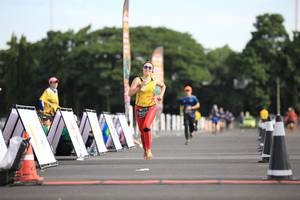 BIB: 
                            <button type="button" onclick="openModal(5108986)" class="btn btn-primary btn-sm float-right btn-popup" data-toggle="modal" data-target=".modal-high-quality">
                        <i class="fas fa-shopping-cart"></i> Add to Cart
                    </button>
                                            <button type="button" onclick="isThisMe(5108986, true)" class="btn btn-success btn-sm float-right btn-popup btn-isme hidden" data-toggle="tooltip" data-placement="bottom" title="นี่คือรูปของคุณใช่ไหม คลิกที่นี่เพื่อเอาเข้าอัลบั้ม">
                        <i class="fas fa-plus"></i> Add to album
                    </button>
                    <button type="button" onclick="isThisMe(5108986, false)" class="btn btn-warning btn-sm float-right btn-popup btn-isnotme hidden">
                        <i class="fas fa-ban"></i> Remove from album
                    </button>