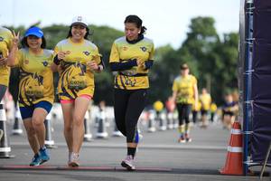 BIB: 0745, 00755
                            <button type="button" onclick="openModal(5072548)" class="btn btn-primary btn-sm float-right btn-popup" data-toggle="modal" data-target=".modal-high-quality">
                        <i class="fas fa-shopping-cart"></i> Add to Cart
                    </button>
                                            <button type="button" onclick="isThisMe(5072548, true)" class="btn btn-success btn-sm float-right btn-popup btn-isme hidden" data-toggle="tooltip" data-placement="bottom" title="นี่คือรูปของคุณใช่ไหม คลิกที่นี่เพื่อเอาเข้าอัลบั้ม">
                        <i class="fas fa-plus"></i> Add to album
                    </button>
                    <button type="button" onclick="isThisMe(5072548, false)" class="btn btn-warning btn-sm float-right btn-popup btn-isnotme hidden">
                        <i class="fas fa-ban"></i> Remove from album
                    </button>