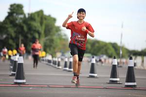 BIB: 0495
                            <button type="button" onclick="openModal(5126994)" class="btn btn-primary btn-sm float-right btn-popup" data-toggle="modal" data-target=".modal-high-quality">
                        <i class="fas fa-shopping-cart"></i> Add to Cart
                    </button>
                                            <button type="button" onclick="isThisMe(5126994, true)" class="btn btn-success btn-sm float-right btn-popup btn-isme hidden" data-toggle="tooltip" data-placement="bottom" title="นี่คือรูปของคุณใช่ไหม คลิกที่นี่เพื่อเอาเข้าอัลบั้ม">
                        <i class="fas fa-plus"></i> Add to album
                    </button>
                    <button type="button" onclick="isThisMe(5126994, false)" class="btn btn-warning btn-sm float-right btn-popup btn-isnotme hidden">
                        <i class="fas fa-ban"></i> Remove from album
                    </button>