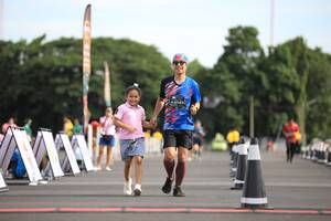 BIB: 143
                            <button type="button" onclick="openModal(5125850)" class="btn btn-primary btn-sm float-right btn-popup" data-toggle="modal" data-target=".modal-high-quality">
                        <i class="fas fa-shopping-cart"></i> Add to Cart
                    </button>
                                            <button type="button" onclick="isThisMe(5125850, true)" class="btn btn-success btn-sm float-right btn-popup btn-isme hidden" data-toggle="tooltip" data-placement="bottom" title="นี่คือรูปของคุณใช่ไหม คลิกที่นี่เพื่อเอาเข้าอัลบั้ม">
                        <i class="fas fa-plus"></i> Add to album
                    </button>
                    <button type="button" onclick="isThisMe(5125850, false)" class="btn btn-warning btn-sm float-right btn-popup btn-isnotme hidden">
                        <i class="fas fa-ban"></i> Remove from album
                    </button>