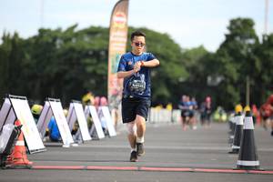 BIB: 131
                            <button type="button" onclick="openModal(5126302)" class="btn btn-primary btn-sm float-right btn-popup" data-toggle="modal" data-target=".modal-high-quality">
                        <i class="fas fa-shopping-cart"></i> Add to Cart
                    </button>
                                            <button type="button" onclick="isThisMe(5126302, true)" class="btn btn-success btn-sm float-right btn-popup btn-isme hidden" data-toggle="tooltip" data-placement="bottom" title="นี่คือรูปของคุณใช่ไหม คลิกที่นี่เพื่อเอาเข้าอัลบั้ม">
                        <i class="fas fa-plus"></i> Add to album
                    </button>
                    <button type="button" onclick="isThisMe(5126302, false)" class="btn btn-warning btn-sm float-right btn-popup btn-isnotme hidden">
                        <i class="fas fa-ban"></i> Remove from album
                    </button>