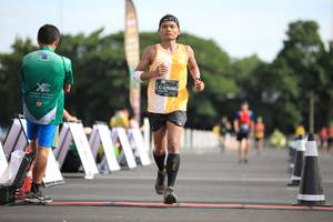 BIB: 536
                            <button type="button" onclick="openModal(5101848)" class="btn btn-primary btn-sm float-right btn-popup" data-toggle="modal" data-target=".modal-high-quality">
                        <i class="fas fa-shopping-cart"></i> Add to Cart
                    </button>
                                            <button type="button" onclick="isThisMe(5101848, true)" class="btn btn-success btn-sm float-right btn-popup btn-isme hidden" data-toggle="tooltip" data-placement="bottom" title="นี่คือรูปของคุณใช่ไหม คลิกที่นี่เพื่อเอาเข้าอัลบั้ม">
                        <i class="fas fa-plus"></i> Add to album
                    </button>
                    <button type="button" onclick="isThisMe(5101848, false)" class="btn btn-warning btn-sm float-right btn-popup btn-isnotme hidden">
                        <i class="fas fa-ban"></i> Remove from album
                    </button>