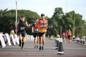 BIB: 0728
                            <button type="button" onclick="openModal(5102093)" class="btn btn-primary btn-sm float-right btn-popup" data-toggle="modal" data-target=".modal-high-quality">
                        <i class="fas fa-shopping-cart"></i> Add to Cart
                    </button>
                                            <button type="button" onclick="isThisMe(5102093, true)" class="btn btn-success btn-sm float-right btn-popup btn-isme hidden" data-toggle="tooltip" data-placement="bottom" title="นี่คือรูปของคุณใช่ไหม คลิกที่นี่เพื่อเอาเข้าอัลบั้ม">
                        <i class="fas fa-plus"></i> Add to album
                    </button>
                    <button type="button" onclick="isThisMe(5102093, false)" class="btn btn-warning btn-sm float-right btn-popup btn-isnotme hidden">
                        <i class="fas fa-ban"></i> Remove from album
                    </button>