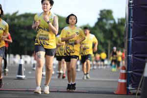 BIB: 0385, 0115
                            <button type="button" onclick="openModal(4973642)" class="btn btn-primary btn-sm float-right btn-popup" data-toggle="modal" data-target=".modal-high-quality">
                        <i class="fas fa-shopping-cart"></i> Add to Cart
                    </button>
                                            <button type="button" onclick="isThisMe(4973642, true)" class="btn btn-success btn-sm float-right btn-popup btn-isme hidden" data-toggle="tooltip" data-placement="bottom" title="นี่คือรูปของคุณใช่ไหม คลิกที่นี่เพื่อเอาเข้าอัลบั้ม">
                        <i class="fas fa-plus"></i> Add to album
                    </button>
                    <button type="button" onclick="isThisMe(4973642, false)" class="btn btn-warning btn-sm float-right btn-popup btn-isnotme hidden">
                        <i class="fas fa-ban"></i> Remove from album
                    </button>