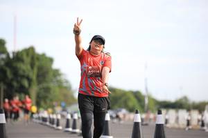 BIB: 0114
                            <button type="button" onclick="openModal(5097672)" class="btn btn-primary btn-sm float-right btn-popup" data-toggle="modal" data-target=".modal-high-quality">
                        <i class="fas fa-shopping-cart"></i> Add to Cart
                    </button>
                                            <button type="button" onclick="isThisMe(5097672, true)" class="btn btn-success btn-sm float-right btn-popup btn-isme hidden" data-toggle="tooltip" data-placement="bottom" title="นี่คือรูปของคุณใช่ไหม คลิกที่นี่เพื่อเอาเข้าอัลบั้ม">
                        <i class="fas fa-plus"></i> Add to album
                    </button>
                    <button type="button" onclick="isThisMe(5097672, false)" class="btn btn-warning btn-sm float-right btn-popup btn-isnotme hidden">
                        <i class="fas fa-ban"></i> Remove from album
                    </button>