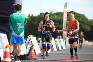 BIB: 898
                            <button type="button" onclick="openModal(5107210)" class="btn btn-primary btn-sm float-right btn-popup" data-toggle="modal" data-target=".modal-high-quality">
                        <i class="fas fa-shopping-cart"></i> Add to Cart
                    </button>
                                            <button type="button" onclick="isThisMe(5107210, true)" class="btn btn-success btn-sm float-right btn-popup btn-isme hidden" data-toggle="tooltip" data-placement="bottom" title="นี่คือรูปของคุณใช่ไหม คลิกที่นี่เพื่อเอาเข้าอัลบั้ม">
                        <i class="fas fa-plus"></i> Add to album
                    </button>
                    <button type="button" onclick="isThisMe(5107210, false)" class="btn btn-warning btn-sm float-right btn-popup btn-isnotme hidden">
                        <i class="fas fa-ban"></i> Remove from album
                    </button>