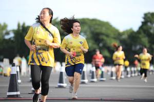 BIB: 099, 039
                            <button type="button" onclick="openModal(5082079)" class="btn btn-primary btn-sm float-right btn-popup" data-toggle="modal" data-target=".modal-high-quality">
                        <i class="fas fa-shopping-cart"></i> Add to Cart
                    </button>
                                            <button type="button" onclick="isThisMe(5082079, true)" class="btn btn-success btn-sm float-right btn-popup btn-isme hidden" data-toggle="tooltip" data-placement="bottom" title="นี่คือรูปของคุณใช่ไหม คลิกที่นี่เพื่อเอาเข้าอัลบั้ม">
                        <i class="fas fa-plus"></i> Add to album
                    </button>
                    <button type="button" onclick="isThisMe(5082079, false)" class="btn btn-warning btn-sm float-right btn-popup btn-isnotme hidden">
                        <i class="fas fa-ban"></i> Remove from album
                    </button>