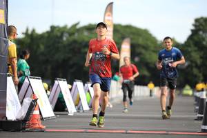 BIB: 471
                            <button type="button" onclick="openModal(5122105)" class="btn btn-primary btn-sm float-right btn-popup" data-toggle="modal" data-target=".modal-high-quality">
                        <i class="fas fa-shopping-cart"></i> Add to Cart
                    </button>
                                            <button type="button" onclick="isThisMe(5122105, true)" class="btn btn-success btn-sm float-right btn-popup btn-isme hidden" data-toggle="tooltip" data-placement="bottom" title="นี่คือรูปของคุณใช่ไหม คลิกที่นี่เพื่อเอาเข้าอัลบั้ม">
                        <i class="fas fa-plus"></i> Add to album
                    </button>
                    <button type="button" onclick="isThisMe(5122105, false)" class="btn btn-warning btn-sm float-right btn-popup btn-isnotme hidden">
                        <i class="fas fa-ban"></i> Remove from album
                    </button>