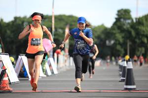 BIB: 0231, 0391
                            <button type="button" onclick="openModal(5128717)" class="btn btn-primary btn-sm float-right btn-popup" data-toggle="modal" data-target=".modal-high-quality">
                        <i class="fas fa-shopping-cart"></i> Add to Cart
                    </button>
                                            <button type="button" onclick="isThisMe(5128717, true)" class="btn btn-success btn-sm float-right btn-popup btn-isme hidden" data-toggle="tooltip" data-placement="bottom" title="นี่คือรูปของคุณใช่ไหม คลิกที่นี่เพื่อเอาเข้าอัลบั้ม">
                        <i class="fas fa-plus"></i> Add to album
                    </button>
                    <button type="button" onclick="isThisMe(5128717, false)" class="btn btn-warning btn-sm float-right btn-popup btn-isnotme hidden">
                        <i class="fas fa-ban"></i> Remove from album
                    </button>