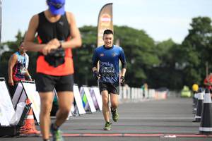 BIB: 1093
                            <button type="button" onclick="openModal(5108530)" class="btn btn-primary btn-sm float-right btn-popup" data-toggle="modal" data-target=".modal-high-quality">
                        <i class="fas fa-shopping-cart"></i> Add to Cart
                    </button>
                                            <button type="button" onclick="isThisMe(5108530, true)" class="btn btn-success btn-sm float-right btn-popup btn-isme hidden" data-toggle="tooltip" data-placement="bottom" title="นี่คือรูปของคุณใช่ไหม คลิกที่นี่เพื่อเอาเข้าอัลบั้ม">
                        <i class="fas fa-plus"></i> Add to album
                    </button>
                    <button type="button" onclick="isThisMe(5108530, false)" class="btn btn-warning btn-sm float-right btn-popup btn-isnotme hidden">
                        <i class="fas fa-ban"></i> Remove from album
                    </button>