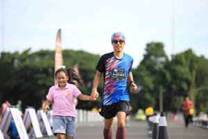 BIB: 0143
                            <button type="button" onclick="openModal(5125934)" class="btn btn-primary btn-sm float-right btn-popup" data-toggle="modal" data-target=".modal-high-quality">
                        <i class="fas fa-shopping-cart"></i> Add to Cart
                    </button>
                                            <button type="button" onclick="isThisMe(5125934, true)" class="btn btn-success btn-sm float-right btn-popup btn-isme hidden" data-toggle="tooltip" data-placement="bottom" title="นี่คือรูปของคุณใช่ไหม คลิกที่นี่เพื่อเอาเข้าอัลบั้ม">
                        <i class="fas fa-plus"></i> Add to album
                    </button>
                    <button type="button" onclick="isThisMe(5125934, false)" class="btn btn-warning btn-sm float-right btn-popup btn-isnotme hidden">
                        <i class="fas fa-ban"></i> Remove from album
                    </button>