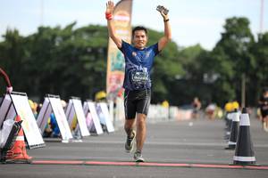 BIB: 0293
                            <button type="button" onclick="openModal(5124367)" class="btn btn-primary btn-sm float-right btn-popup" data-toggle="modal" data-target=".modal-high-quality">
                        <i class="fas fa-shopping-cart"></i> Add to Cart
                    </button>
                                            <button type="button" onclick="isThisMe(5124367, true)" class="btn btn-success btn-sm float-right btn-popup btn-isme hidden" data-toggle="tooltip" data-placement="bottom" title="นี่คือรูปของคุณใช่ไหม คลิกที่นี่เพื่อเอาเข้าอัลบั้ม">
                        <i class="fas fa-plus"></i> Add to album
                    </button>
                    <button type="button" onclick="isThisMe(5124367, false)" class="btn btn-warning btn-sm float-right btn-popup btn-isnotme hidden">
                        <i class="fas fa-ban"></i> Remove from album
                    </button>