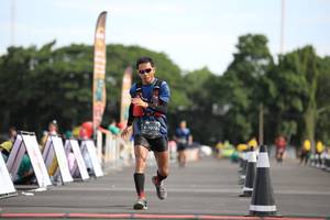 BIB: 1072
                            <button type="button" onclick="openModal(5123871)" class="btn btn-primary btn-sm float-right btn-popup" data-toggle="modal" data-target=".modal-high-quality">
                        <i class="fas fa-shopping-cart"></i> Add to Cart
                    </button>
                                            <button type="button" onclick="isThisMe(5123871, true)" class="btn btn-success btn-sm float-right btn-popup btn-isme hidden" data-toggle="tooltip" data-placement="bottom" title="นี่คือรูปของคุณใช่ไหม คลิกที่นี่เพื่อเอาเข้าอัลบั้ม">
                        <i class="fas fa-plus"></i> Add to album
                    </button>
                    <button type="button" onclick="isThisMe(5123871, false)" class="btn btn-warning btn-sm float-right btn-popup btn-isnotme hidden">
                        <i class="fas fa-ban"></i> Remove from album
                    </button>