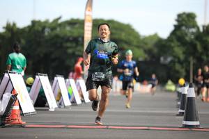 BIB: 570
                            <button type="button" onclick="openModal(5106090)" class="btn btn-primary btn-sm float-right btn-popup" data-toggle="modal" data-target=".modal-high-quality">
                        <i class="fas fa-shopping-cart"></i> Add to Cart
                    </button>
                                            <button type="button" onclick="isThisMe(5106090, true)" class="btn btn-success btn-sm float-right btn-popup btn-isme hidden" data-toggle="tooltip" data-placement="bottom" title="นี่คือรูปของคุณใช่ไหม คลิกที่นี่เพื่อเอาเข้าอัลบั้ม">
                        <i class="fas fa-plus"></i> Add to album
                    </button>
                    <button type="button" onclick="isThisMe(5106090, false)" class="btn btn-warning btn-sm float-right btn-popup btn-isnotme hidden">
                        <i class="fas fa-ban"></i> Remove from album
                    </button>