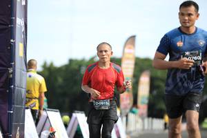 BIB: 760, 0915
                            <button type="button" onclick="openModal(5122427)" class="btn btn-primary btn-sm float-right btn-popup" data-toggle="modal" data-target=".modal-high-quality">
                        <i class="fas fa-shopping-cart"></i> Add to Cart
                    </button>
                                            <button type="button" onclick="isThisMe(5122427, true)" class="btn btn-success btn-sm float-right btn-popup btn-isme hidden" data-toggle="tooltip" data-placement="bottom" title="นี่คือรูปของคุณใช่ไหม คลิกที่นี่เพื่อเอาเข้าอัลบั้ม">
                        <i class="fas fa-plus"></i> Add to album
                    </button>
                    <button type="button" onclick="isThisMe(5122427, false)" class="btn btn-warning btn-sm float-right btn-popup btn-isnotme hidden">
                        <i class="fas fa-ban"></i> Remove from album
                    </button>