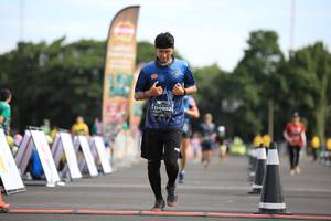 BIB: 0892
                            <button type="button" onclick="openModal(5125303)" class="btn btn-primary btn-sm float-right btn-popup" data-toggle="modal" data-target=".modal-high-quality">
                        <i class="fas fa-shopping-cart"></i> Add to Cart
                    </button>
                                            <button type="button" onclick="isThisMe(5125303, true)" class="btn btn-success btn-sm float-right btn-popup btn-isme hidden" data-toggle="tooltip" data-placement="bottom" title="นี่คือรูปของคุณใช่ไหม คลิกที่นี่เพื่อเอาเข้าอัลบั้ม">
                        <i class="fas fa-plus"></i> Add to album
                    </button>
                    <button type="button" onclick="isThisMe(5125303, false)" class="btn btn-warning btn-sm float-right btn-popup btn-isnotme hidden">
                        <i class="fas fa-ban"></i> Remove from album
                    </button>