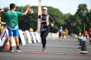 BIB: 814
                            <button type="button" onclick="openModal(5103355)" class="btn btn-primary btn-sm float-right btn-popup" data-toggle="modal" data-target=".modal-high-quality">
                        <i class="fas fa-shopping-cart"></i> Add to Cart
                    </button>
                                            <button type="button" onclick="isThisMe(5103355, true)" class="btn btn-success btn-sm float-right btn-popup btn-isme hidden" data-toggle="tooltip" data-placement="bottom" title="นี่คือรูปของคุณใช่ไหม คลิกที่นี่เพื่อเอาเข้าอัลบั้ม">
                        <i class="fas fa-plus"></i> Add to album
                    </button>
                    <button type="button" onclick="isThisMe(5103355, false)" class="btn btn-warning btn-sm float-right btn-popup btn-isnotme hidden">
                        <i class="fas fa-ban"></i> Remove from album
                    </button>