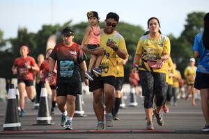 BIB: 0202, 283, 0461
                            <button type="button" onclick="openModal(4968564)" class="btn btn-primary btn-sm float-right btn-popup" data-toggle="modal" data-target=".modal-high-quality">
                        <i class="fas fa-shopping-cart"></i> Add to Cart
                    </button>
                                            <button type="button" onclick="isThisMe(4968564, true)" class="btn btn-success btn-sm float-right btn-popup btn-isme hidden" data-toggle="tooltip" data-placement="bottom" title="นี่คือรูปของคุณใช่ไหม คลิกที่นี่เพื่อเอาเข้าอัลบั้ม">
                        <i class="fas fa-plus"></i> Add to album
                    </button>
                    <button type="button" onclick="isThisMe(4968564, false)" class="btn btn-warning btn-sm float-right btn-popup btn-isnotme hidden">
                        <i class="fas fa-ban"></i> Remove from album
                    </button>