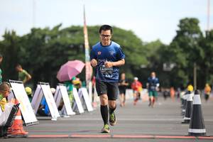 BIB: 00031
                            <button type="button" onclick="openModal(5128554)" class="btn btn-primary btn-sm float-right btn-popup" data-toggle="modal" data-target=".modal-high-quality">
                        <i class="fas fa-shopping-cart"></i> Add to Cart
                    </button>
                                            <button type="button" onclick="isThisMe(5128554, true)" class="btn btn-success btn-sm float-right btn-popup btn-isme hidden" data-toggle="tooltip" data-placement="bottom" title="นี่คือรูปของคุณใช่ไหม คลิกที่นี่เพื่อเอาเข้าอัลบั้ม">
                        <i class="fas fa-plus"></i> Add to album
                    </button>
                    <button type="button" onclick="isThisMe(5128554, false)" class="btn btn-warning btn-sm float-right btn-popup btn-isnotme hidden">
                        <i class="fas fa-ban"></i> Remove from album
                    </button>