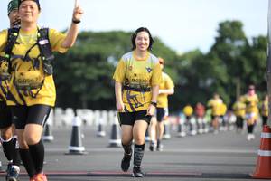 BIB: 0330
                            <button type="button" onclick="openModal(4975368)" class="btn btn-primary btn-sm float-right btn-popup" data-toggle="modal" data-target=".modal-high-quality">
                        <i class="fas fa-shopping-cart"></i> Add to Cart
                    </button>
                                            <button type="button" onclick="isThisMe(4975368, true)" class="btn btn-success btn-sm float-right btn-popup btn-isme hidden" data-toggle="tooltip" data-placement="bottom" title="นี่คือรูปของคุณใช่ไหม คลิกที่นี่เพื่อเอาเข้าอัลบั้ม">
                        <i class="fas fa-plus"></i> Add to album
                    </button>
                    <button type="button" onclick="isThisMe(4975368, false)" class="btn btn-warning btn-sm float-right btn-popup btn-isnotme hidden">
                        <i class="fas fa-ban"></i> Remove from album
                    </button>