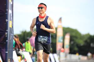 BIB: 1076
                            <button type="button" onclick="openModal(5136969)" class="btn btn-primary btn-sm float-right btn-popup" data-toggle="modal" data-target=".modal-high-quality">
                        <i class="fas fa-shopping-cart"></i> Add to Cart
                    </button>
                                            <button type="button" onclick="isThisMe(5136969, true)" class="btn btn-success btn-sm float-right btn-popup btn-isme hidden" data-toggle="tooltip" data-placement="bottom" title="นี่คือรูปของคุณใช่ไหม คลิกที่นี่เพื่อเอาเข้าอัลบั้ม">
                        <i class="fas fa-plus"></i> Add to album
                    </button>
                    <button type="button" onclick="isThisMe(5136969, false)" class="btn btn-warning btn-sm float-right btn-popup btn-isnotme hidden">
                        <i class="fas fa-ban"></i> Remove from album
                    </button>